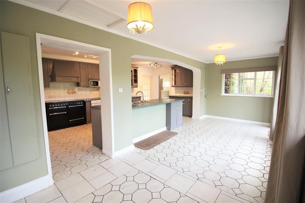 Kitchen 3.JPG