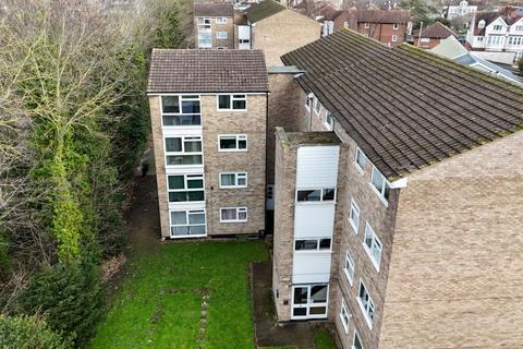 1 bedroom flat for sale, Holdbrook Way, Romford RM3