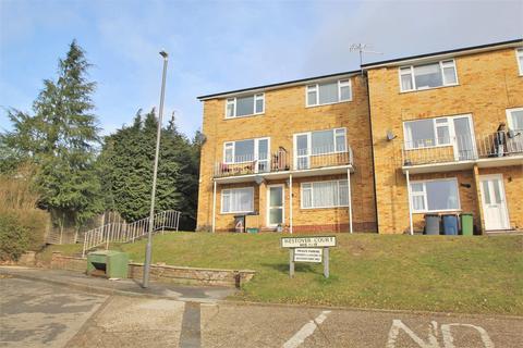 2 bedroom flat to rent, Westover Court, High Wycombe HP13