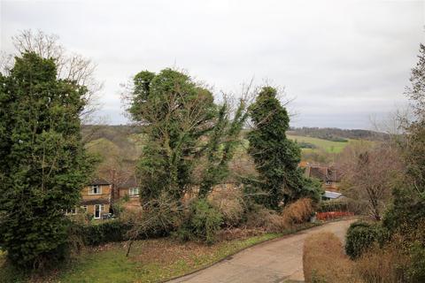 2 bedroom flat to rent, Westover Court, High Wycombe HP13