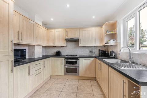 2 bedroom terraced house for sale, Manser Road, Rainham