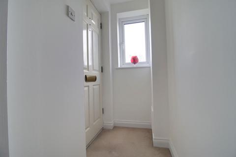 1 bedroom flat for sale, Messant Close, Romford RM3