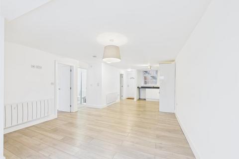 2 bedroom flat to rent, St. Marys Road, Market Harborough
