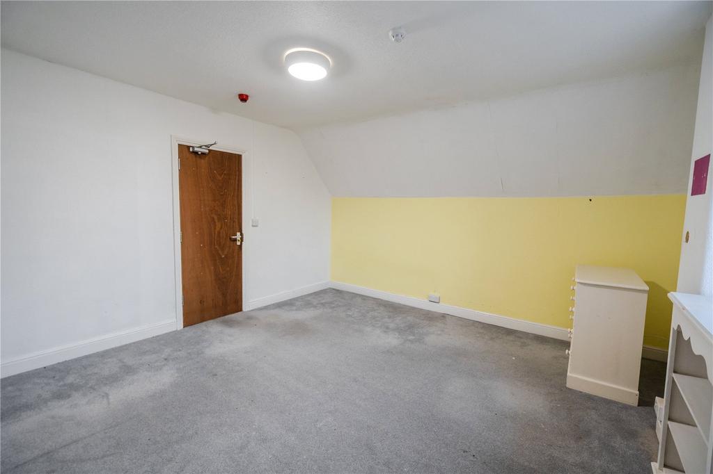 Bedroom 9 (2)