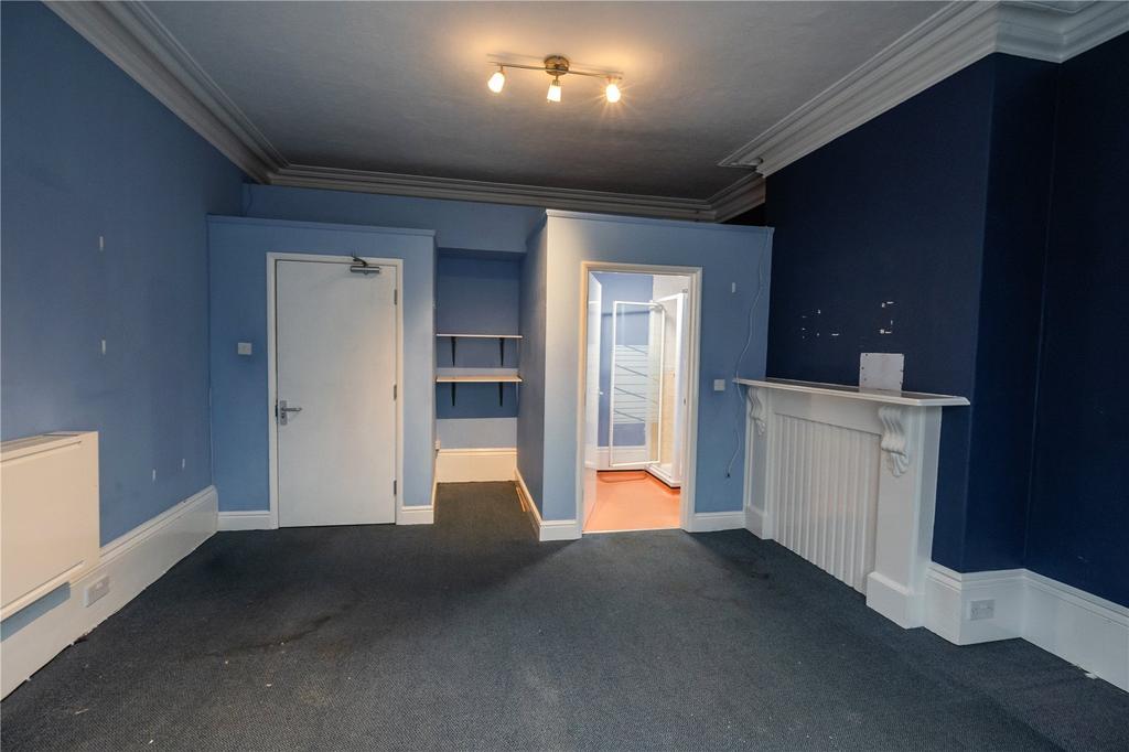 Bedroom 5 (2)