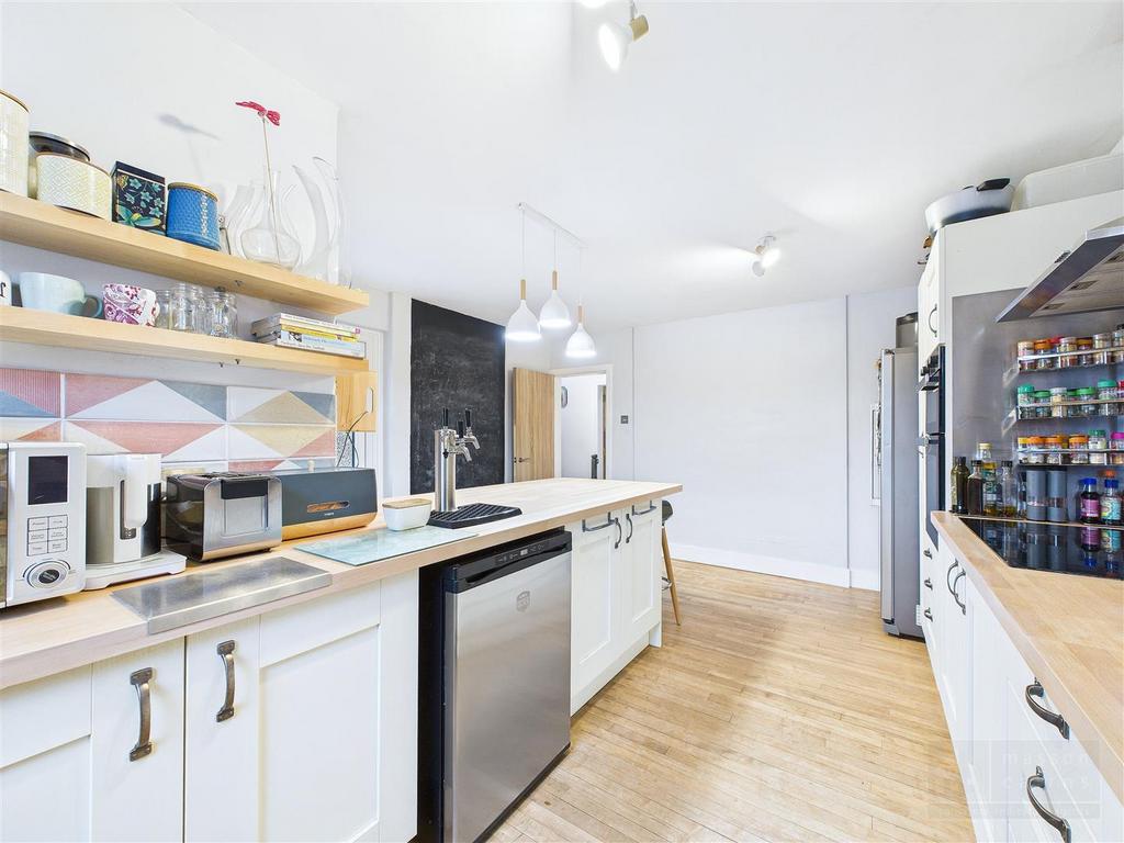 Kitchen / Breakfast Room
