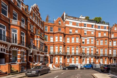 2 bedroom flat to rent, Egerton Gardens, Knightsbridge, London, SW3