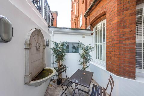 2 bedroom flat to rent, Egerton Gardens, Knightsbridge, London, SW3