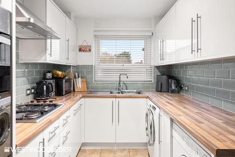 3 bedroom house for sale, Glenester Close, Hoddesdon EN11