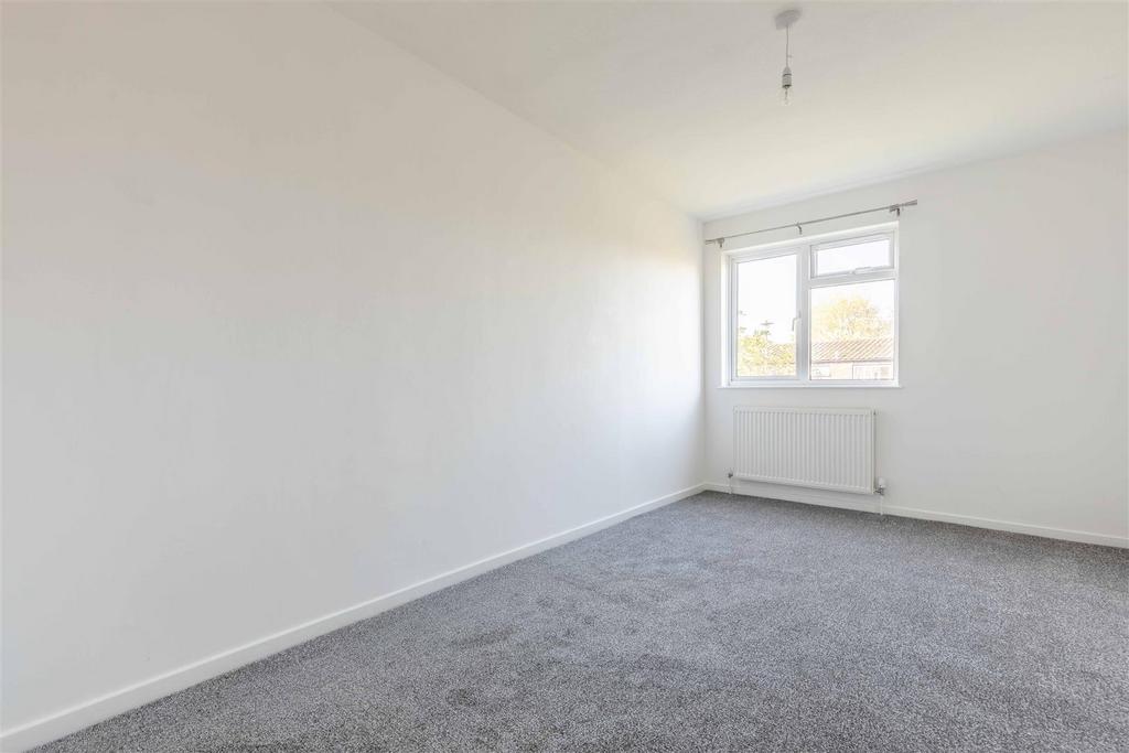 Bedroom 1.jpg