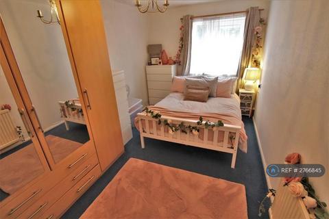 1 bedroom flat to rent, Haslegrave House, Portsmouth, PO2