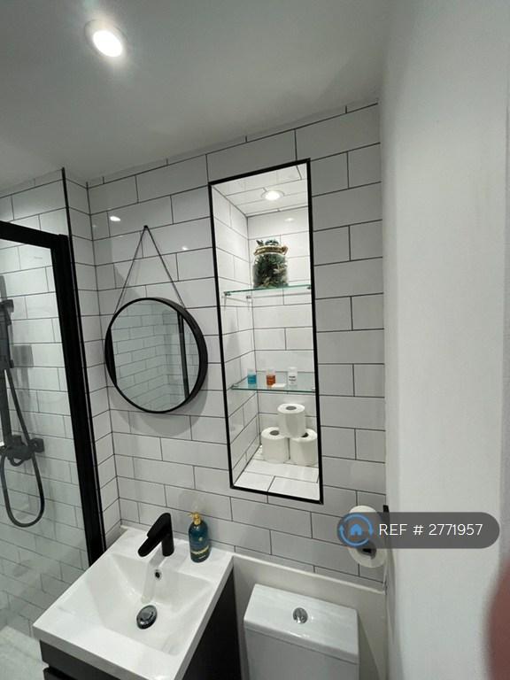 En-Suite Bathroom