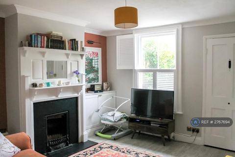 2 bedroom terraced house to rent, Manor Road, Chigwell, IG7
