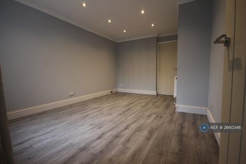 undefined, Ryat Green, Newton Mearns, Glasgow, G77
