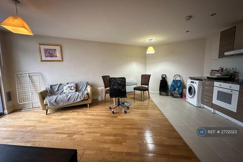 2 bedroom flat to rent, Altolusso, Cardiff, CF10