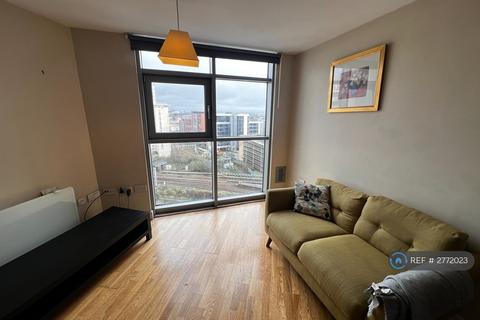 2 bedroom flat to rent, Altolusso, Cardiff, CF10