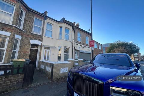 5 bedroom terraced house to rent, Grange Road, London, E13