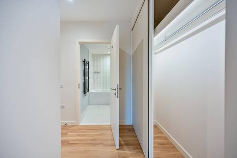 2 bedroom flat to rent, Glassworks Court, Greenford, UB6