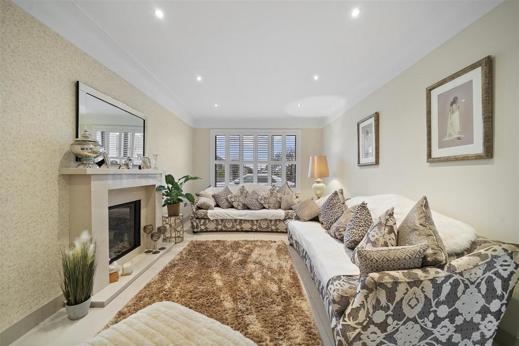 Family Room.JPG