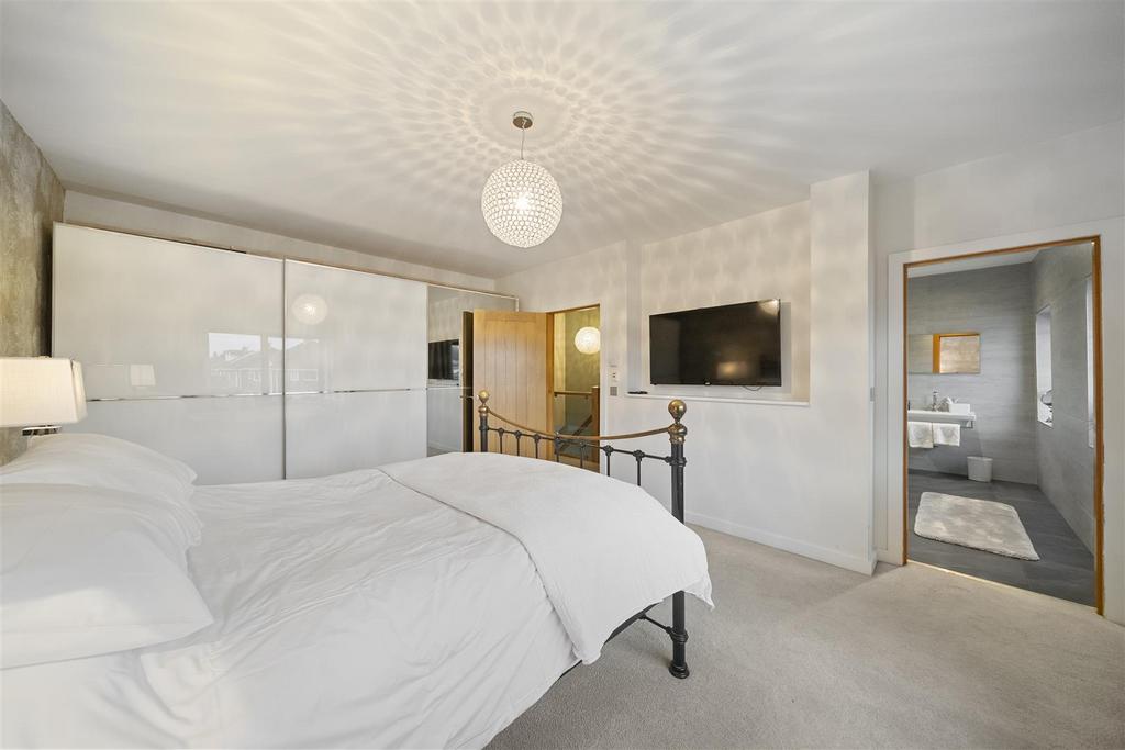 Bedroom 1c.JPG