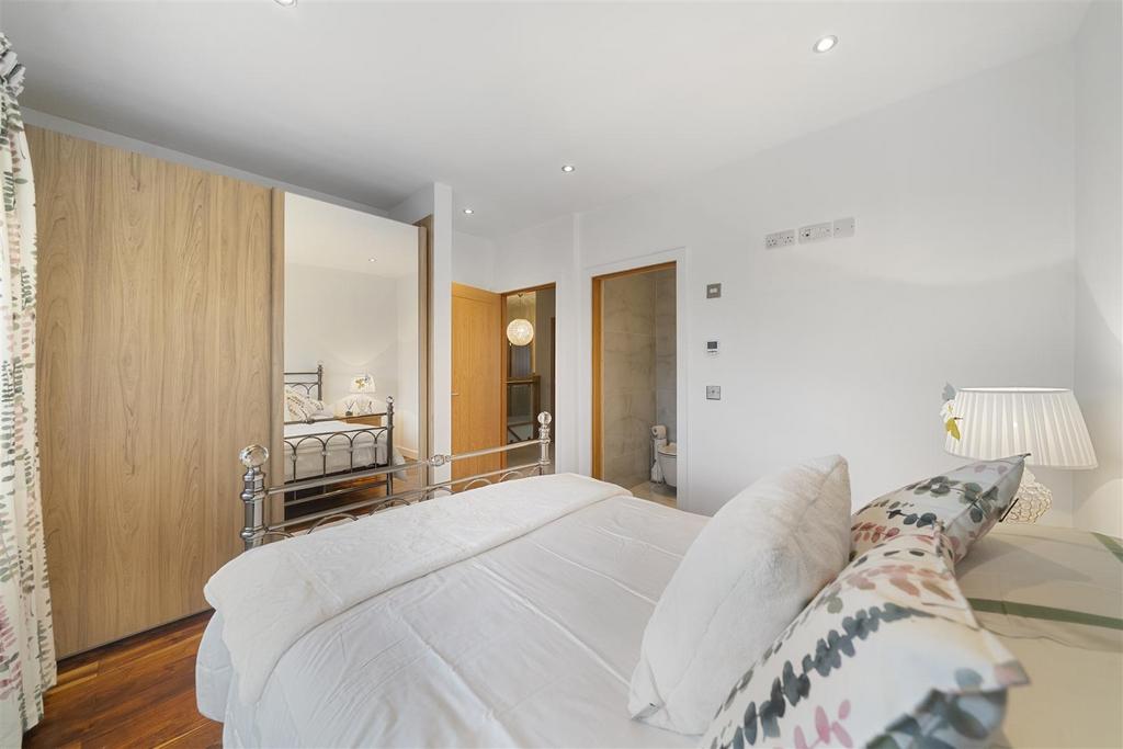 Bedroom 3a.JPG