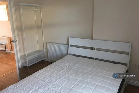 1 bedroom flat to rent, South Street, Pennington, Lymington, SO41