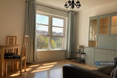 2 bedroom flat to rent, Rodney Place, Edinburgh, EH7