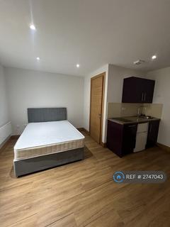 Studio to rent, Sunny Place, London, NW4