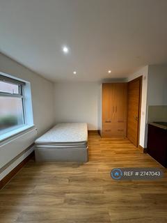 Studio to rent, Sunny Place, London, NW4