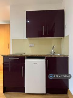 Studio to rent, Sunny Place, London, NW4