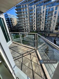 2 bedroom flat to rent, Juniper Drive, London, SW18