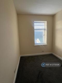 2 bedroom flat to rent, Beacon Road, Bradford, BD6