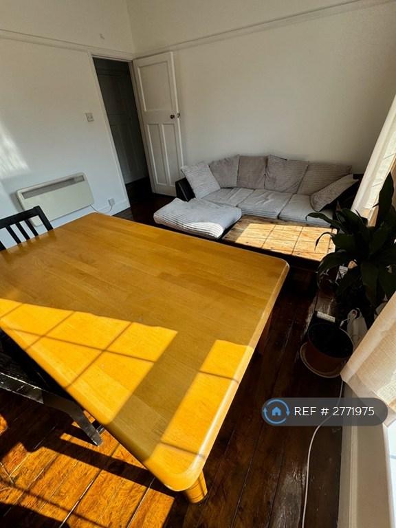 Dining Area/Lounge