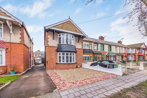 3 bedroom end of terrace house for sale, Highbury Grove, Hampshire PO6