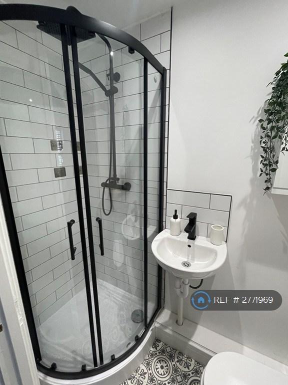 Room 1 En-Suite