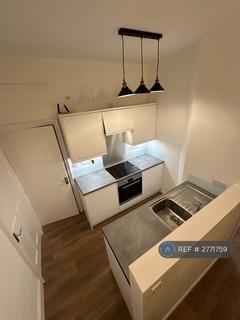 Studio to rent, Vauxhall Bridge Road, London, SW1V