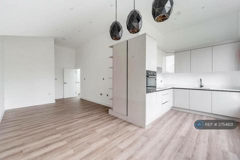 2 bedroom flat to rent, Eton Avenue, Wembley, HA0