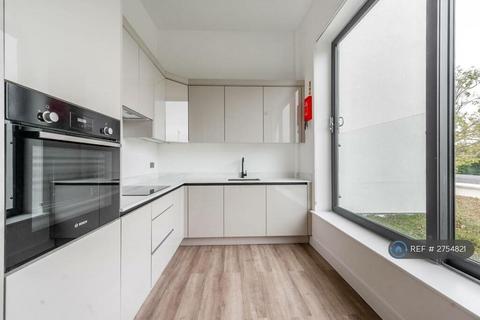 2 bedroom flat to rent, Eton Avenue, Wembley, HA0