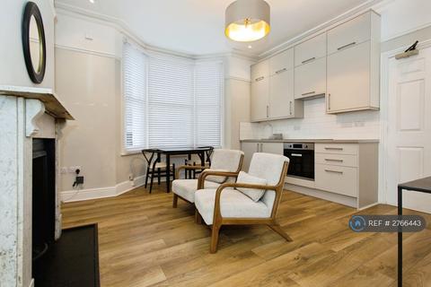 1 bedroom flat to rent, Bateman Street, Cambridge, CB2