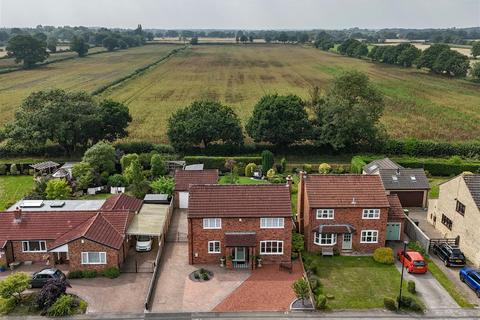4 bedroom detached house for sale, Manor Garth, Wigginton, York, YO32 2WZ