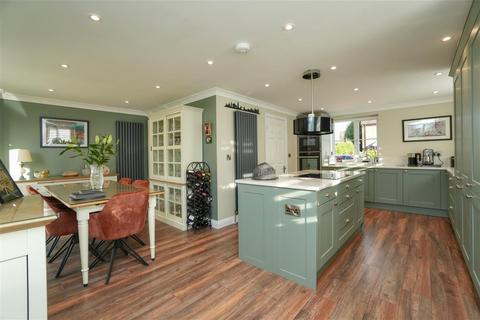 4 bedroom detached house for sale, Manor Garth, Wigginton, York, YO32 2WZ