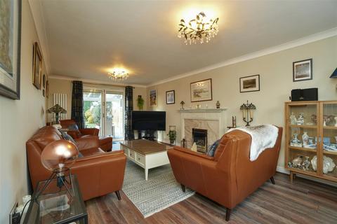 4 bedroom detached house for sale, Manor Garth, Wigginton, York, YO32 2WZ