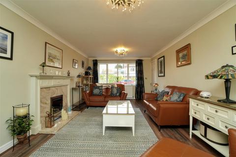 4 bedroom detached house for sale, Manor Garth, Wigginton, York, YO32 2WZ