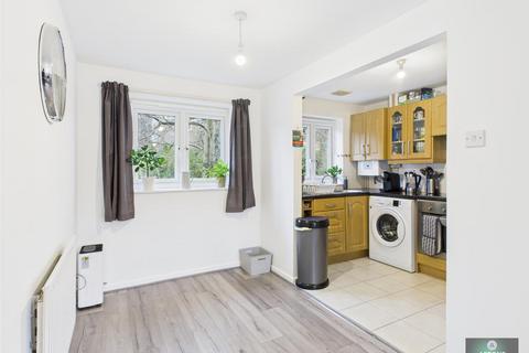 2 bedroom maisonette for sale, Longhurst Road, Crawley RH11