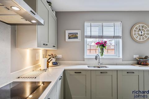 4 bedroom detached house for sale, Diamond Crescent, Swindon, SN25