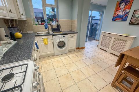 1 bedroom property for sale, Gosforth Lane, South Oxhey, Watford, WD19