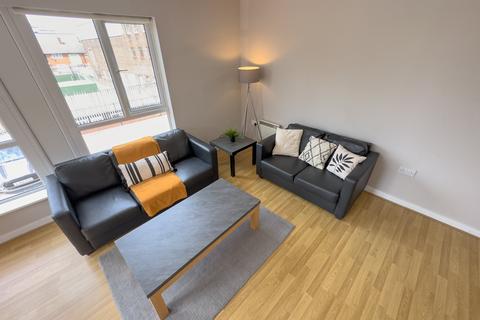 undefined, Gilmartin Grove, L6 1EG,