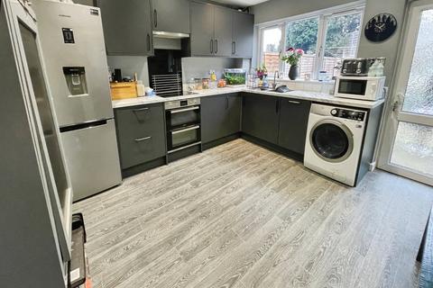 3 bedroom semi-detached house for sale, Hillingford Avenue, Birmingham, B43