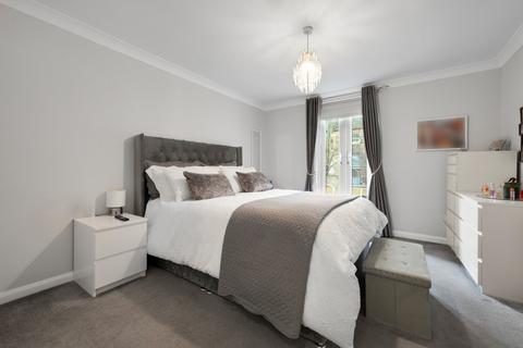 2 bedroom flat for sale, Portnall Road, London