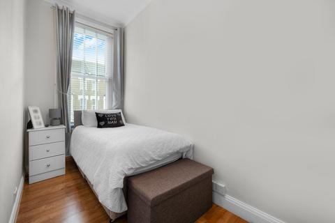 2 bedroom flat for sale, Portnall Road, London